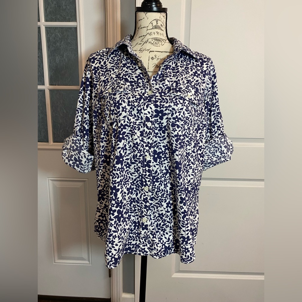 L.L. Bean Navy and White Floral Button Down Cotton Shirt Large/L G